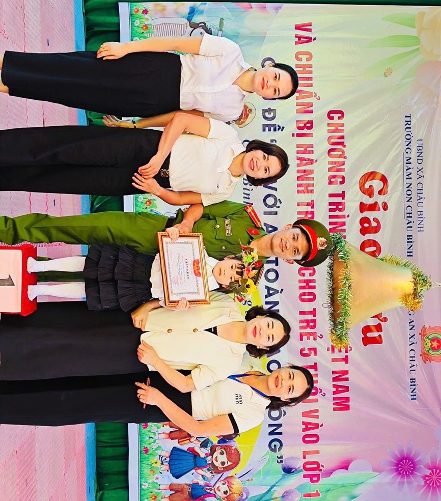 Công an xã Châu Bình tổ chức cuộc thi Rung chuông vàng