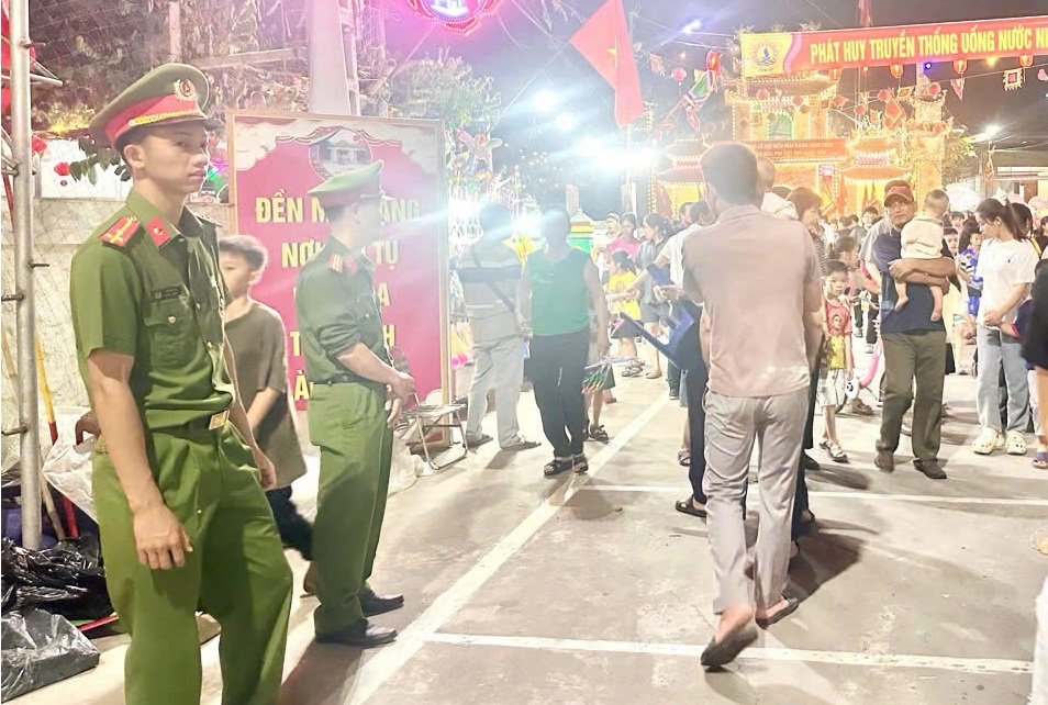 Công an phường Cửa Lò bảo đảm ANTT lễ hội Đền Mai Bảng