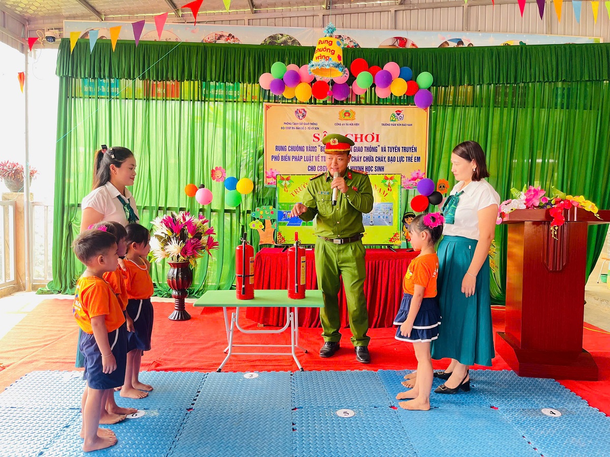 Học sinh được hướng dẫn, phổ biến nhiều kiến thức bổ ích