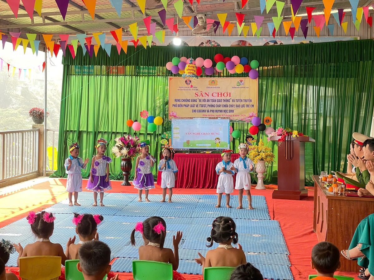 Chương trình “Rung chuông vàng – Bé với an toàn giao thông”