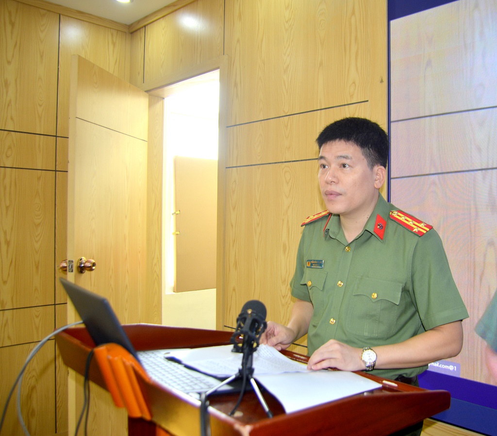 Đại tá, PGS.TS. Trần Hồng Quang - Phó Giám đốc Công an tỉnh Nghệ An phát biểu tại chương trình