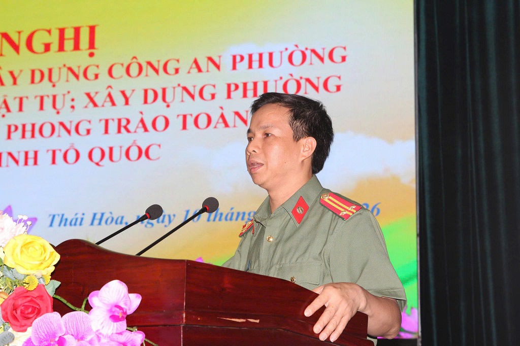 Đại diện Phòng Tham mưu Công an tỉnh phát biểu 