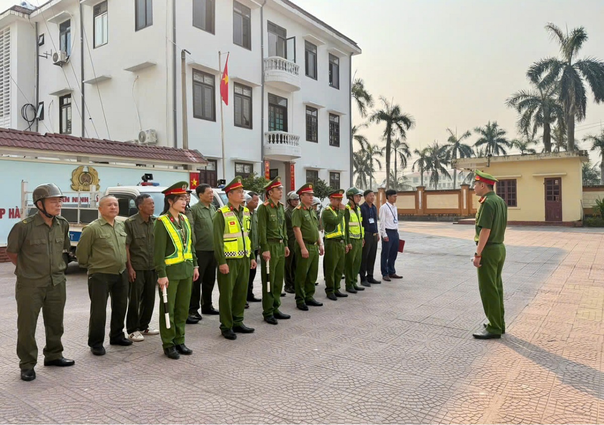 Tổ kiểm tra, xử lý vi phạm, giải tỏa lấn chiếm hành lang ATGT