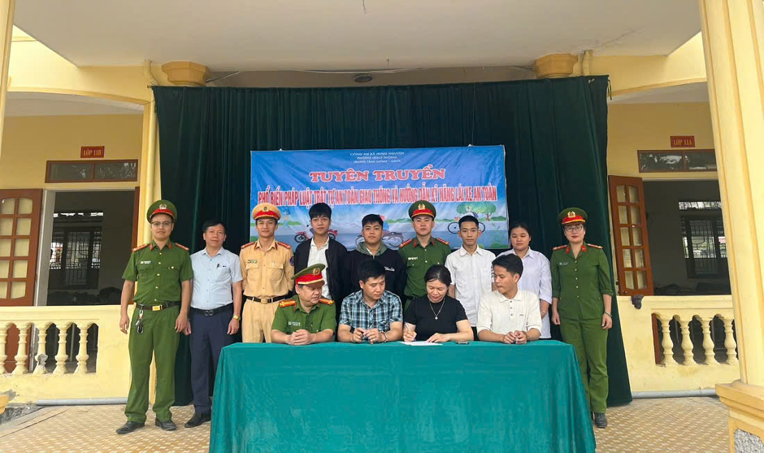 Thông qua buổi tuyên truyền, học sinh được trang bị kiến thức, kỹ năng tham gia giao thông an toàn