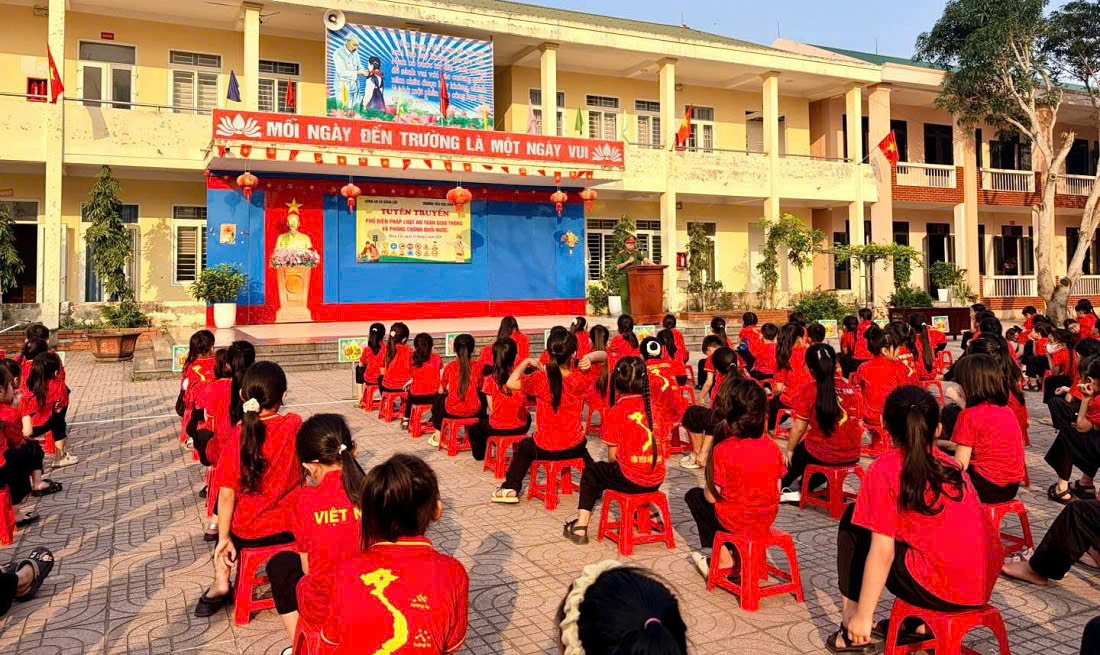 Buổi tuyên truyền góp phần nâng cao nhận thức, ý thức chấp hành pháp luật của học sinh