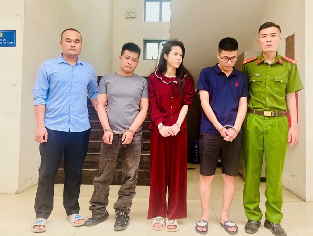 Đối tượng Võ Văn Toàn, Lưu Thị Thanh Huyền, Trương Tài Tuệ tại cơ quan Công an