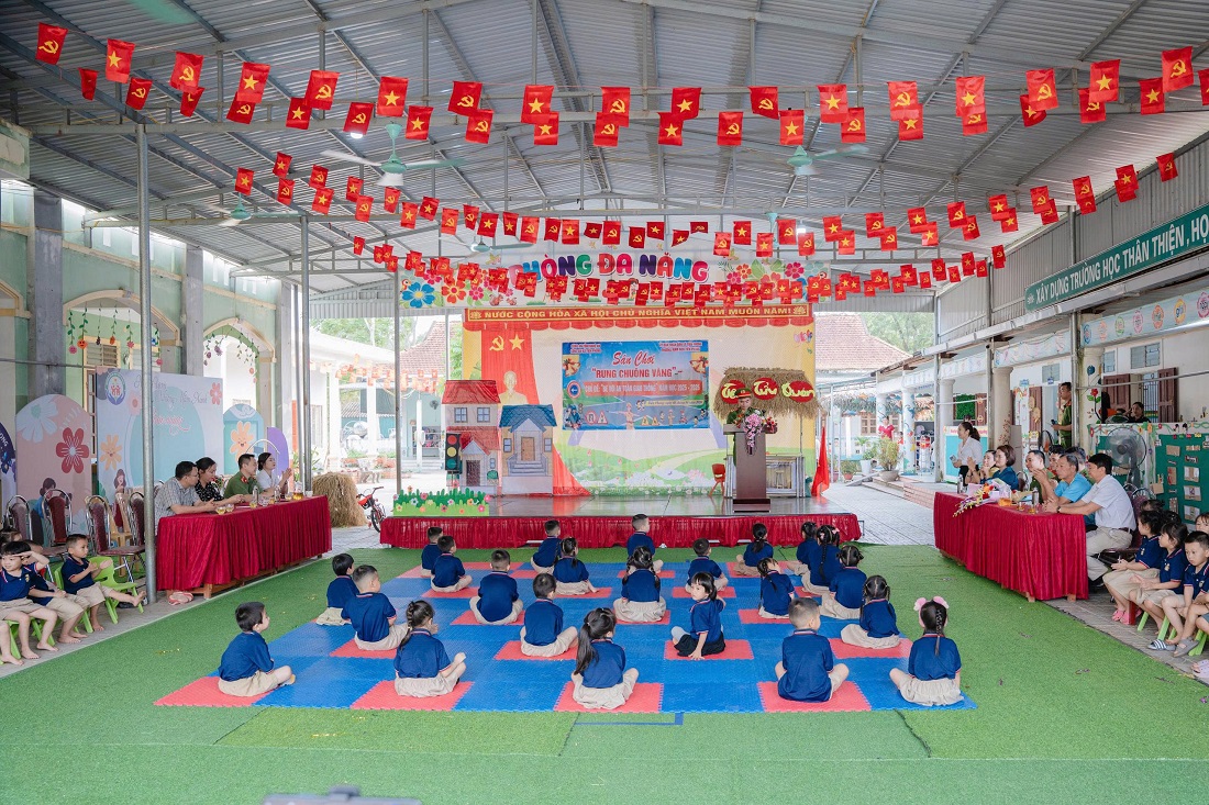 Học sinh mầm non tham gia chương trình “Rung chuông vàng” với chủ đề “Bé với an toàn giao thông”