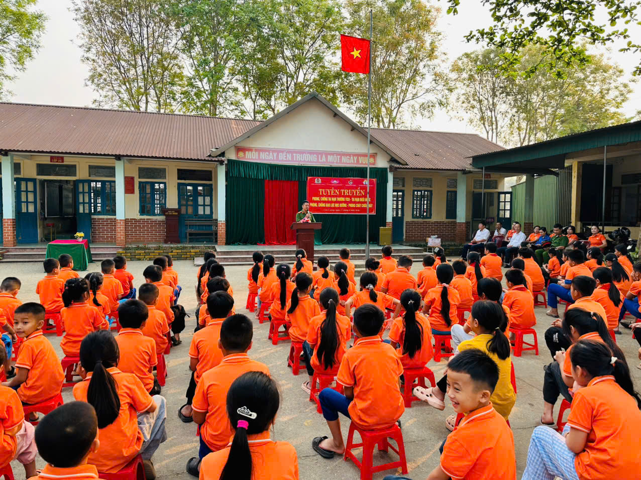 Toàn cảnh buổi tuyên truyền