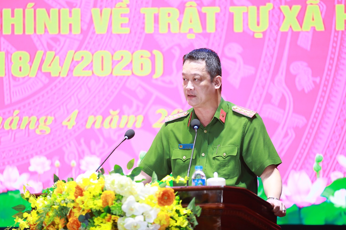 Đồng chí Đại tá Nguyễn Đức Cường, Ủy viên Ban Thường vụ Đảng ủy, Phó Giám đốc Công an tỉnh phát biểu tại buổi lễ 