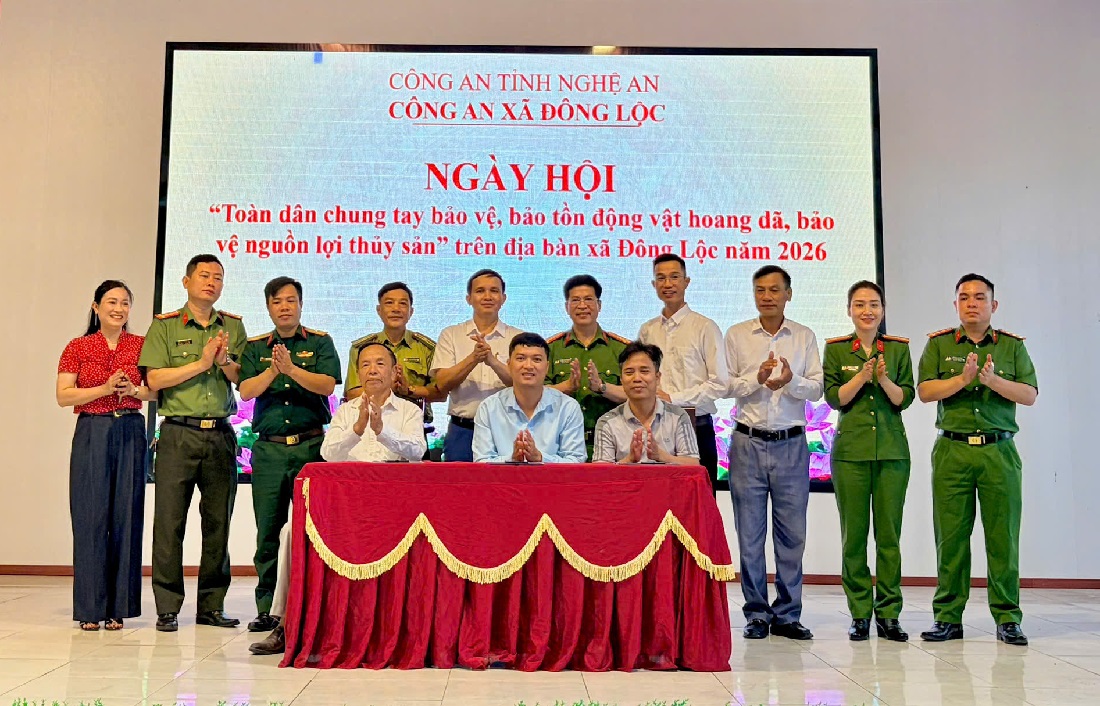 Ký cam kết chấp hành nghiêm quy định pháp luật liên quan đến bảo vệ động vật hoang dã và nguồn lợi thủy sản