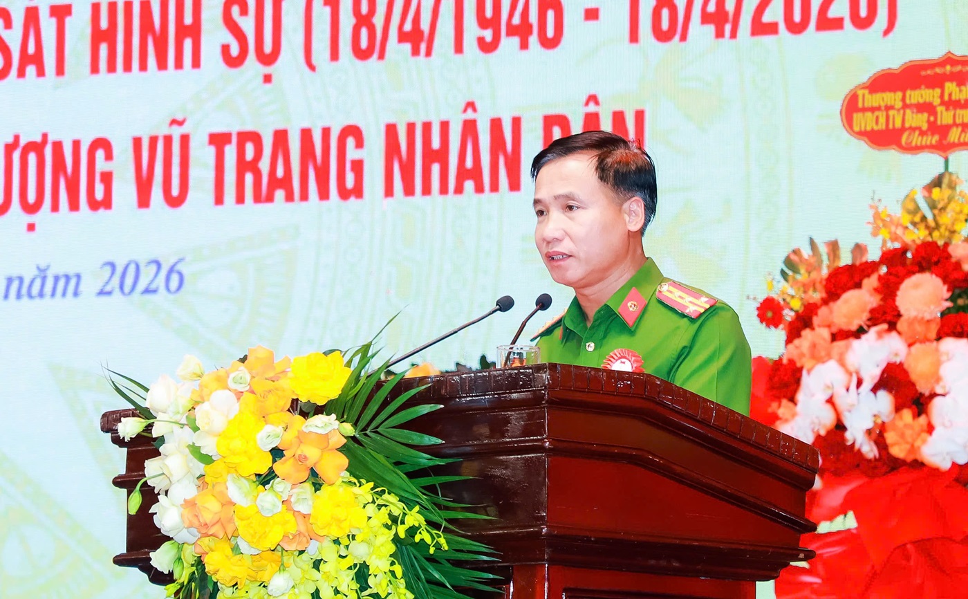 Đồng chí Đại tá Nguyễn Duy Thanh - Phó Giám đốc Công an tỉnh phát biểu tại buổi lễ