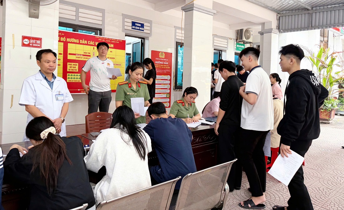 Thí sinh được hướng dẫn thực hiện hồ sơ, thủ tục theo đúng quy định 