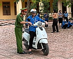 Công an xã Xuân Lâm tuyên truyền về trật tự ATGT