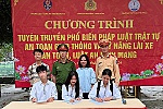 Công an phường Vinh Hưng tuyên truyền pháp luật về ATGT, Luật An ninh mạng và hướng dẫn kỹ năng lái xe an toàn