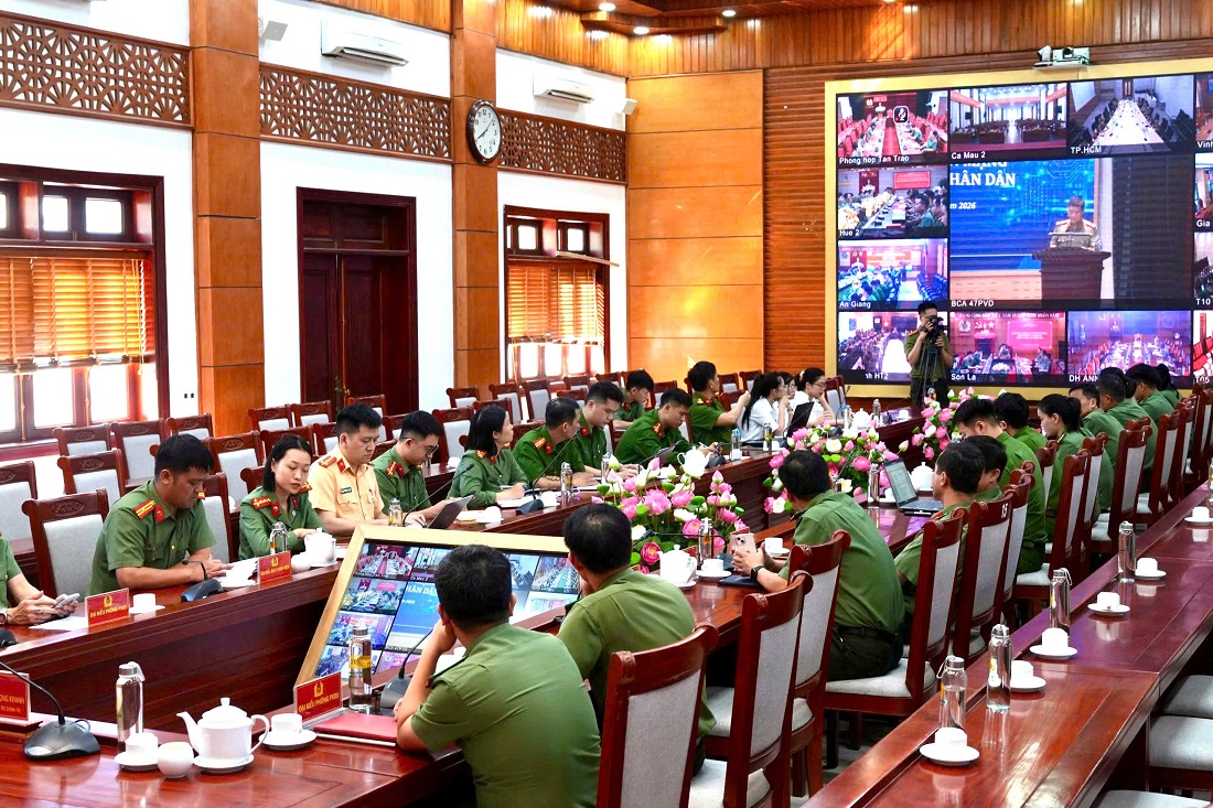 Tại điểm cầu Công an Nghệ An