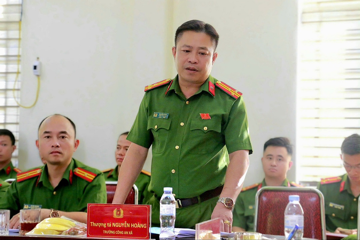 Đồng chí Thượng tá Nguyễn Hoàng, Trưởng Công an xã phát biểu