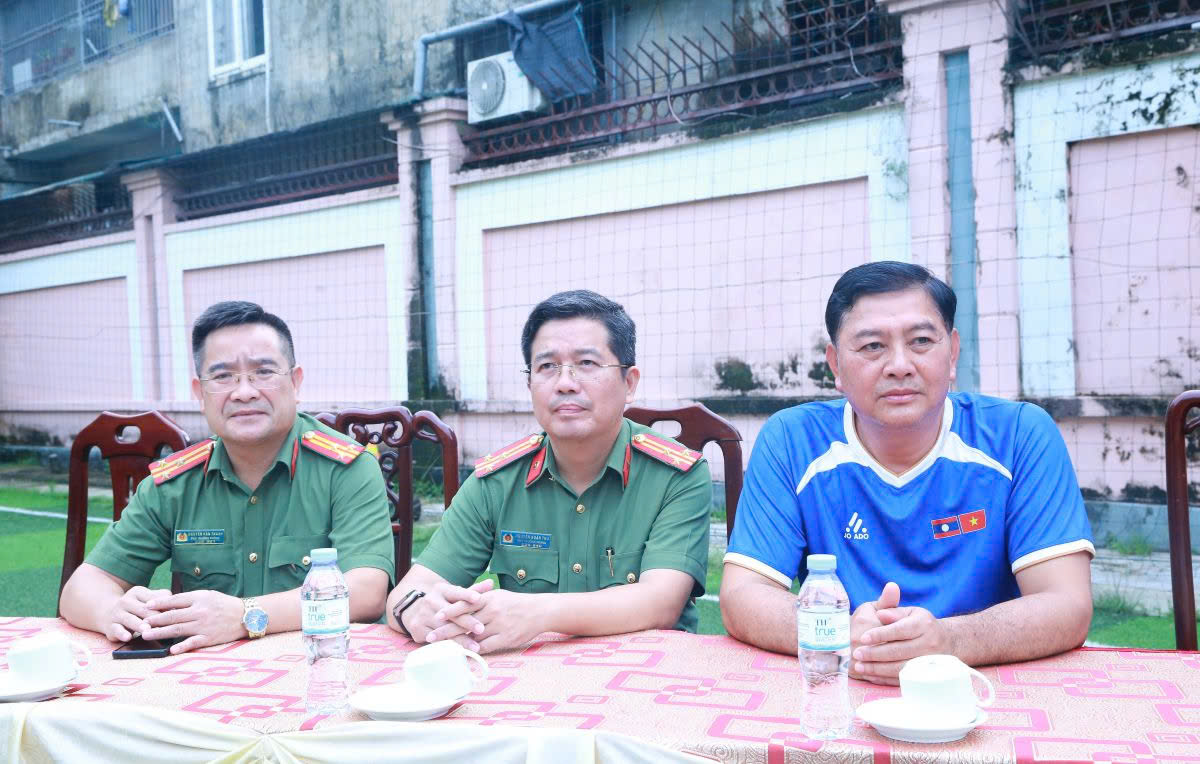 Đại biểu tham dự khai mạc giao hữu