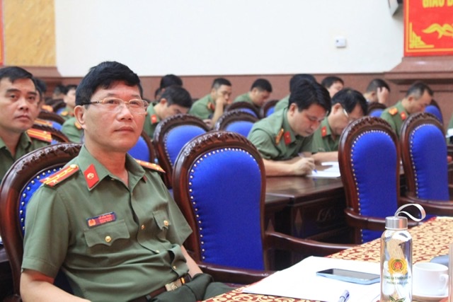 Đồng chí Đại tá Lê Văn Thái, Phó Giám đốc Công an tỉnh chủ trì Hội nghị