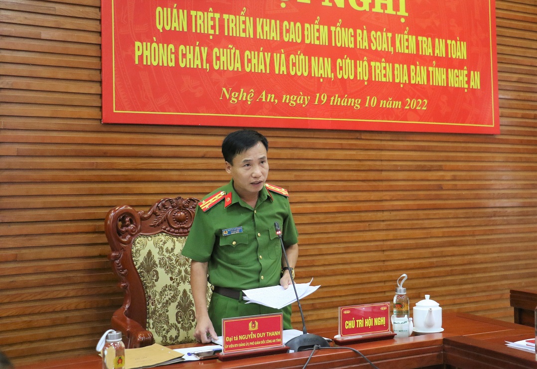Đồng chí Đại tá Nguyễn Duy Thanh, Phó Giám đốc Công an tỉnh phát biểu chỉ đạo tại Hội nghị