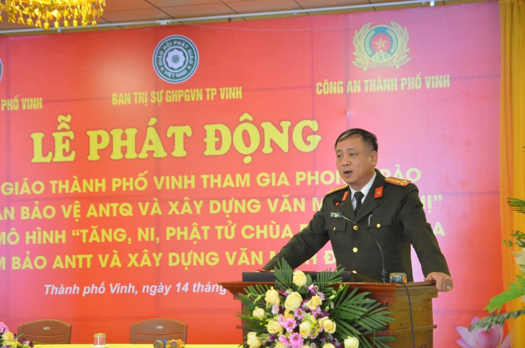 Đại diện lãnh đạo Phòng An ninh nội địa, Công an Nghệ An phát biểu tại buổi lễ