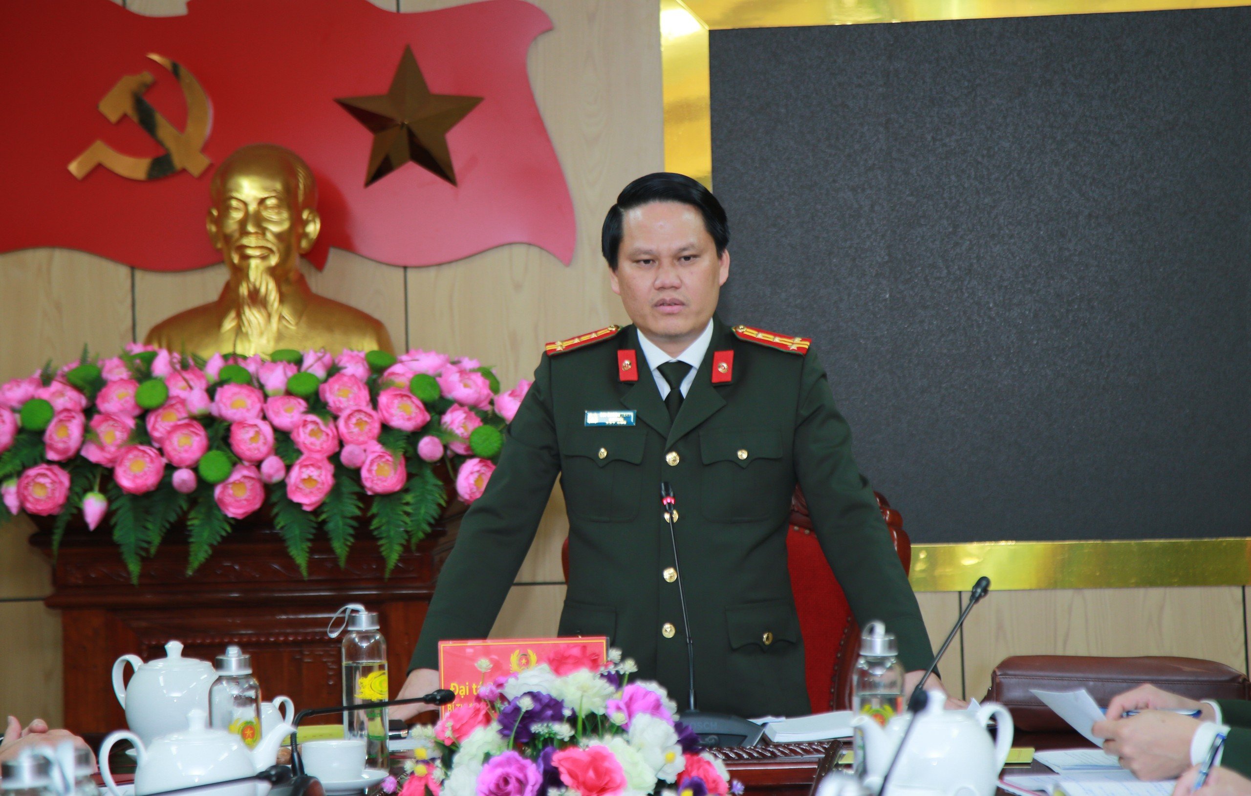 Đồng chí Đại tá Bùi Quang Thanh - Bí thư Đảng ủy, Giám đốc Công an tỉnh phát biểu chỉ đạo tại buổi làm việc