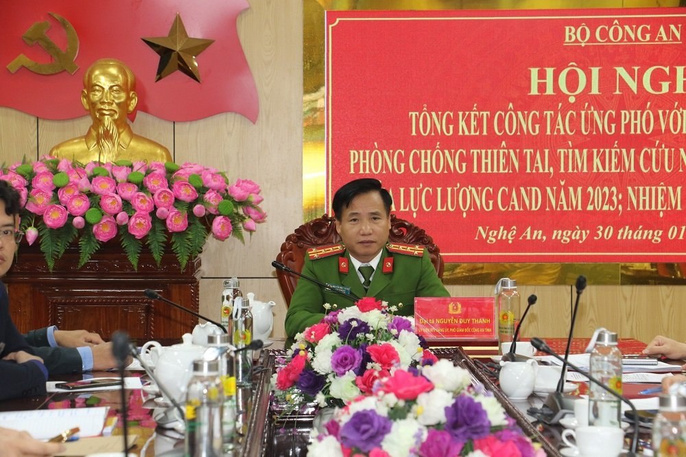 Đồng chí Đại tá Nguyễn Duy Thanh, Phó Giám đốc Công an tỉnh chủ trì điểm cầu Công an Nghệ An