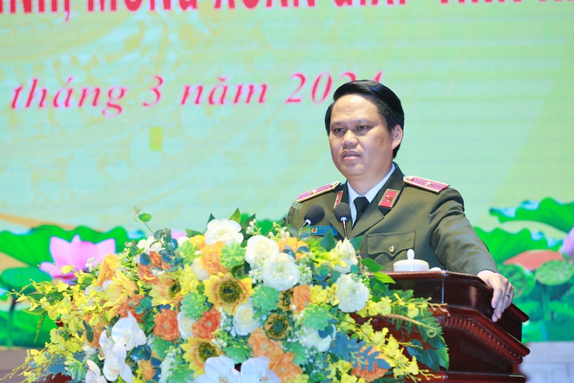 Đồng chí Thiếu tướng Bùi Quang Thanh, Giám đốc Công an tỉnh phát biểu tại Hội nghị