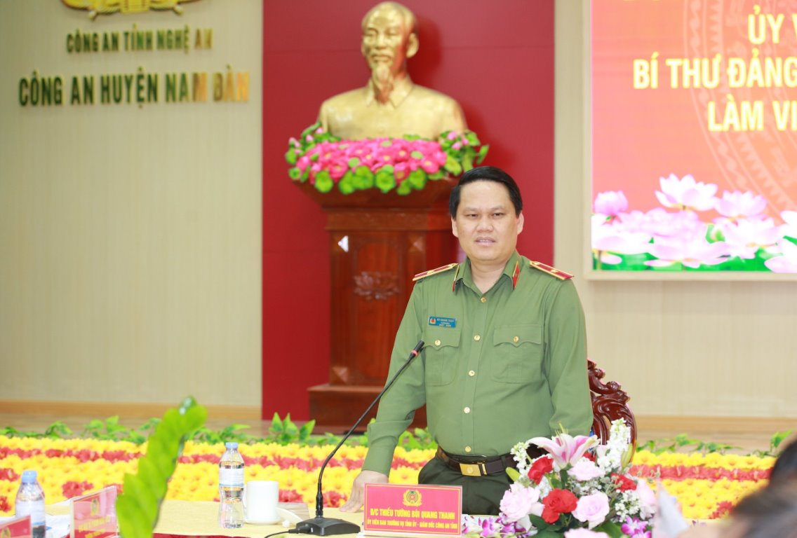 Giám đốc Công an tỉnh làm việc với Công an huyện Nam Đàn