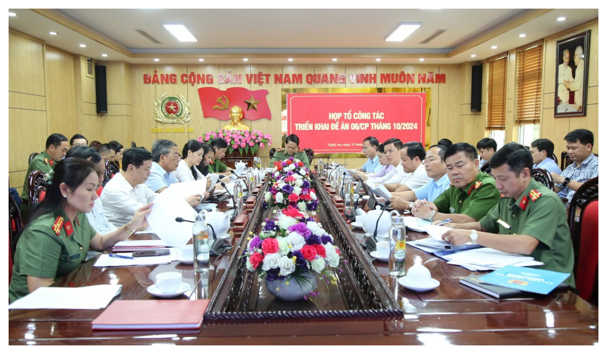 Họp Tổ công tác triển khai Đề án 06 của Chính phủ tháng 10/2024 Trang