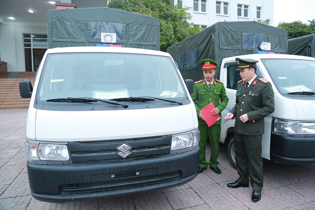 Đồng chí Đại tá Trần Hồng Quang đề nghị các đơn vị thường xuyên kiểm tra, bảo dưỡng, sử dụng phương tiện đúng mục đích, yêu cầu công tác