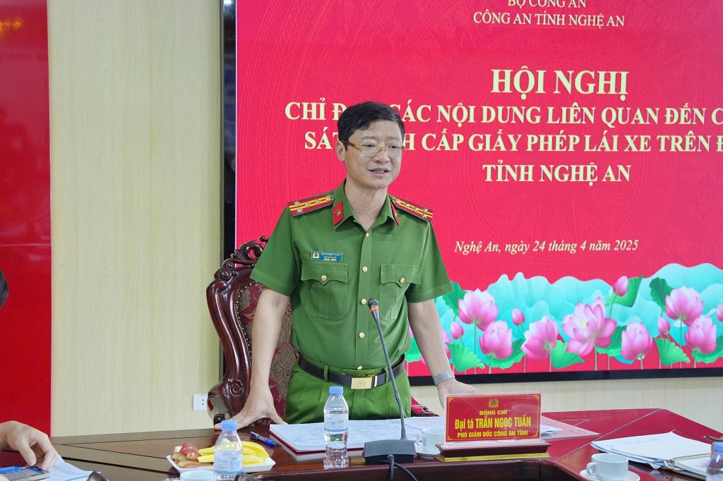 Đồng chí Đại tá Trần Ngọc Tuấn, Phó Giám đốc Công an tỉnh Nghệ An phát biểu chỉ đạo
