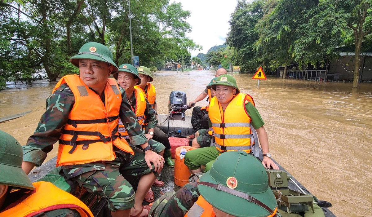 Lãnh đạo Công an tỉnh kiểm tra công tác phòng, chống bão số 3