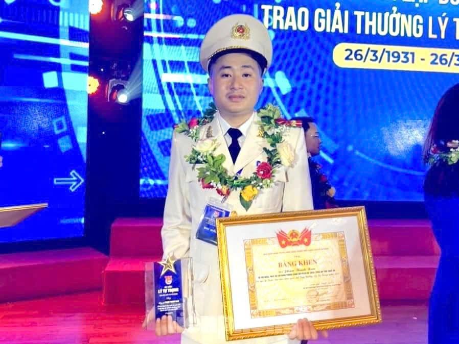 Thiếu tá Phạm Thanh Nam – cán bộ tham mưu sắc sảo, thủ lĩnh Đoàn nhiệt huyết, người luôn lan tỏa tinh thần trách nhiệm, sống đẹp, sống cống hiến. Trong anh là sự kết tinh giữa bản lĩnh nghiệp vụ và trái tim tình nguyện của người chiến sĩ Công an nhân dân