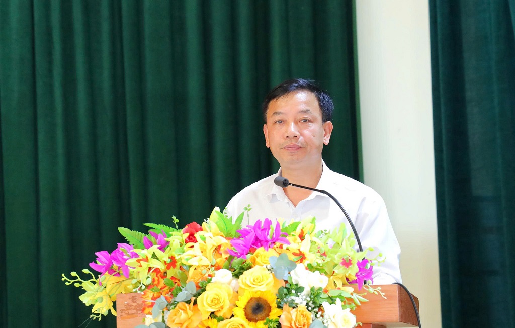 Ông Phạm Ngọc Cừ, Phó Bí thư Đảng ủy và Chủ tịch UBND xã Yên Trung, Nghệ An phát biểu