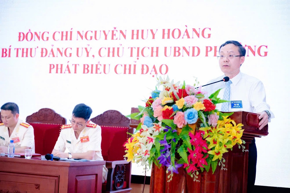 Đồng chí Nguyễn Huy Hoàng, Phó Bí thư Đảng ủy, Chủ tịch UBND phường Vinh Lộc phát biểu chỉ đạo