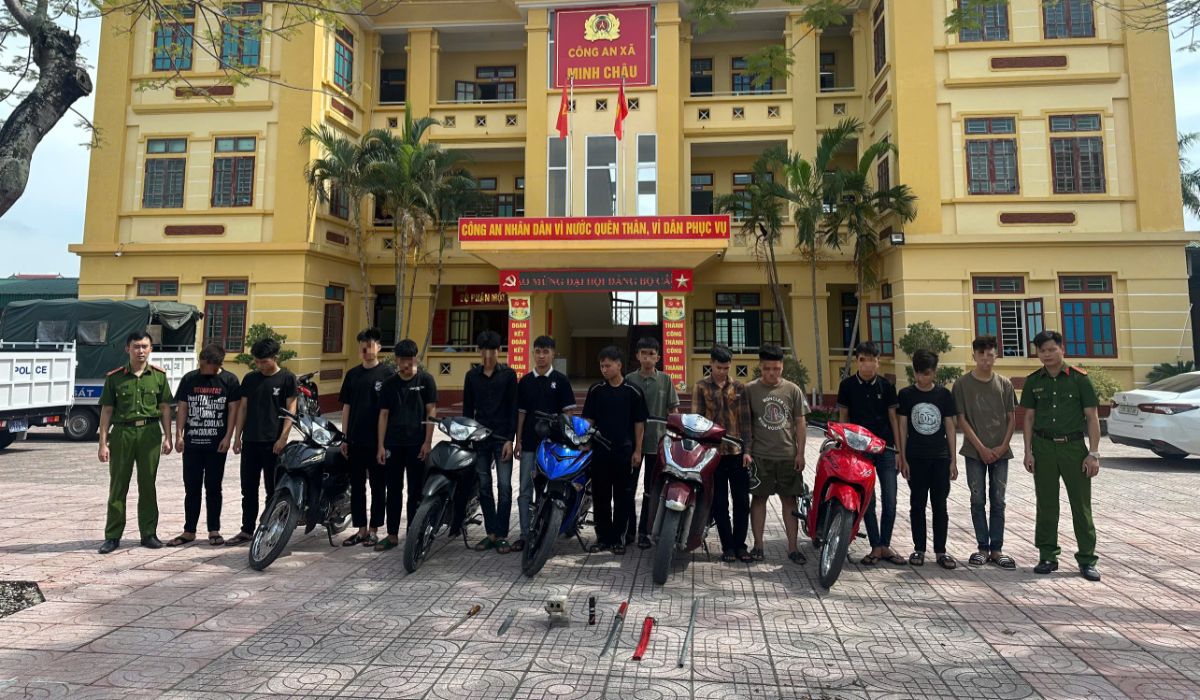 Khởi tố 11 đối tượng về hành vi 