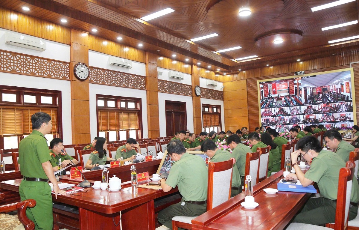 Hội nghị tổ chức trực tuyến đến Công an các địa phương