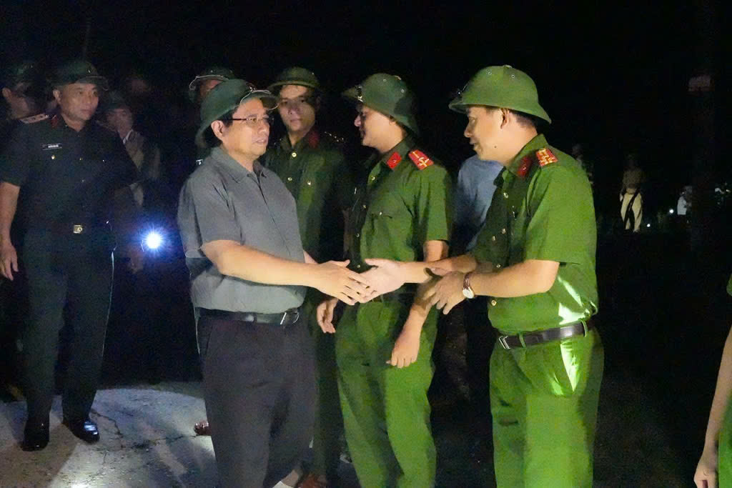 Thủ tướng Phạm Minh Chính yêu cầu lực lượng vũ trang chuẩn bị lực lượng ứng trực