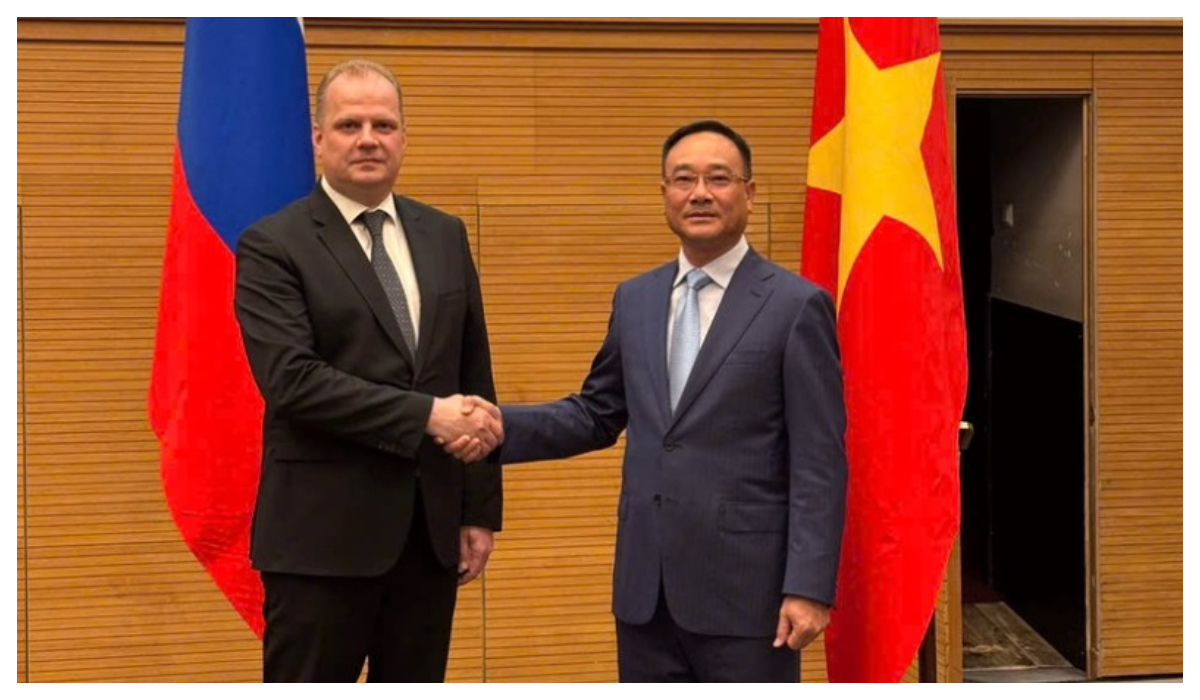 Lãnh đạo Bộ Công an thăm, làm việc tại Nga