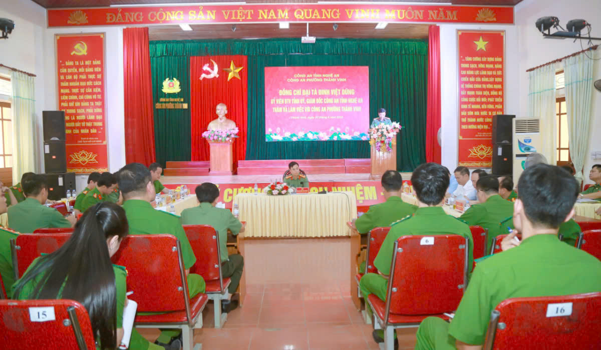 Đoàn kết, cộng sự, nỗ lực khắc phục khó khăn, quyết tâm hoàn thành xuất sắc nhiệm vụ được giao