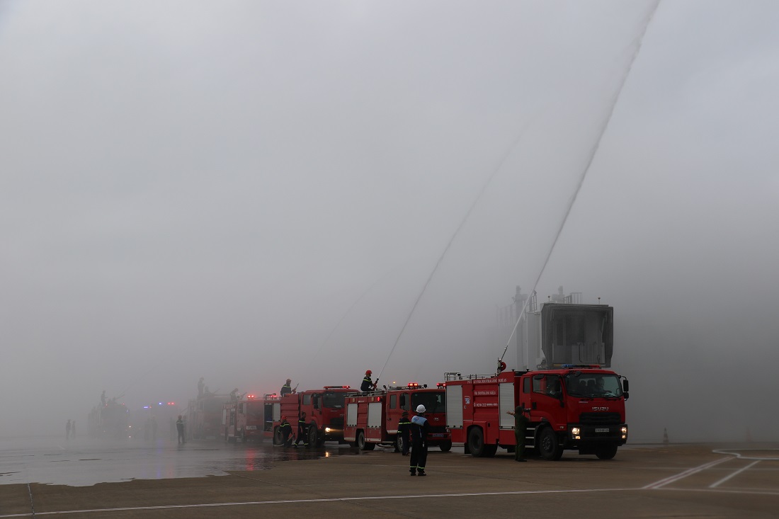 Lực lượng, phương tiện của các đơn nghiệp vụ thuộc Công an tỉnh tham gia hỗ trợ công tác chữa cháy, tìm kiếm CNCH