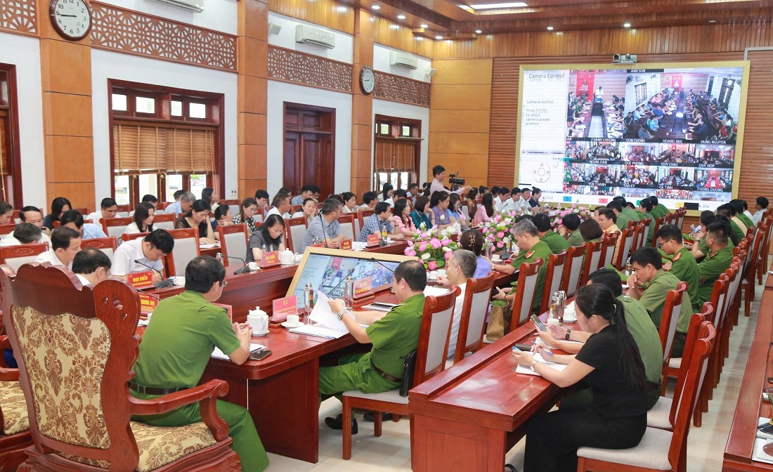 Hội nghị được  tổ chức trực tiếp và trực tuyến đến điểm cầu Công an các địa phương