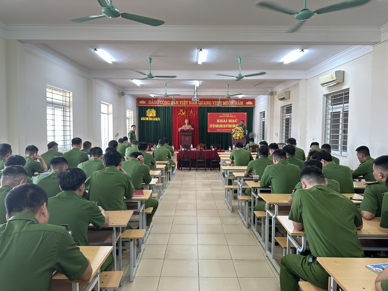 Toàn cảnh lễ khai mạc