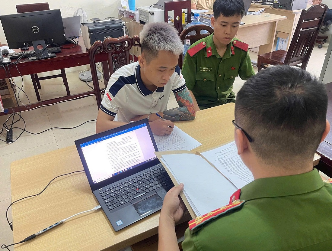 Đối tượng cầm đầu Nguyễn Hồng Quân tại cơ quan Công an 