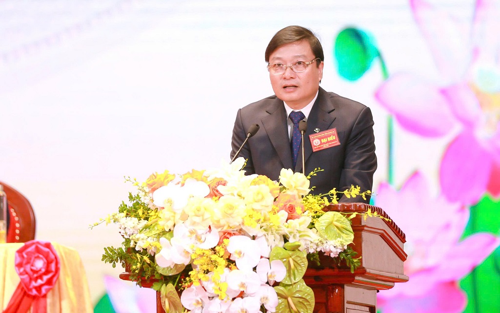 Đồng chí Lê Hồng Vinh - Phó Bí thư Tỉnh ủy, Chủ tịch UBND tỉnh, Chủ tịch Hội đồng Thi đua - Khen thưởng tỉnh phát động phong trào thi đua