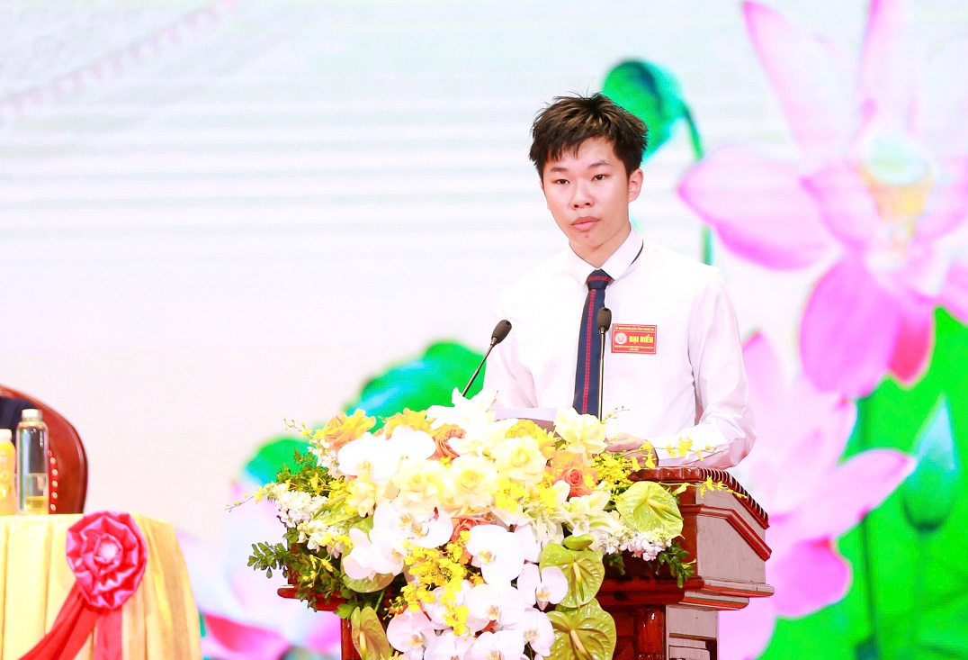 Các đại biểu tham luận tại Đại hội