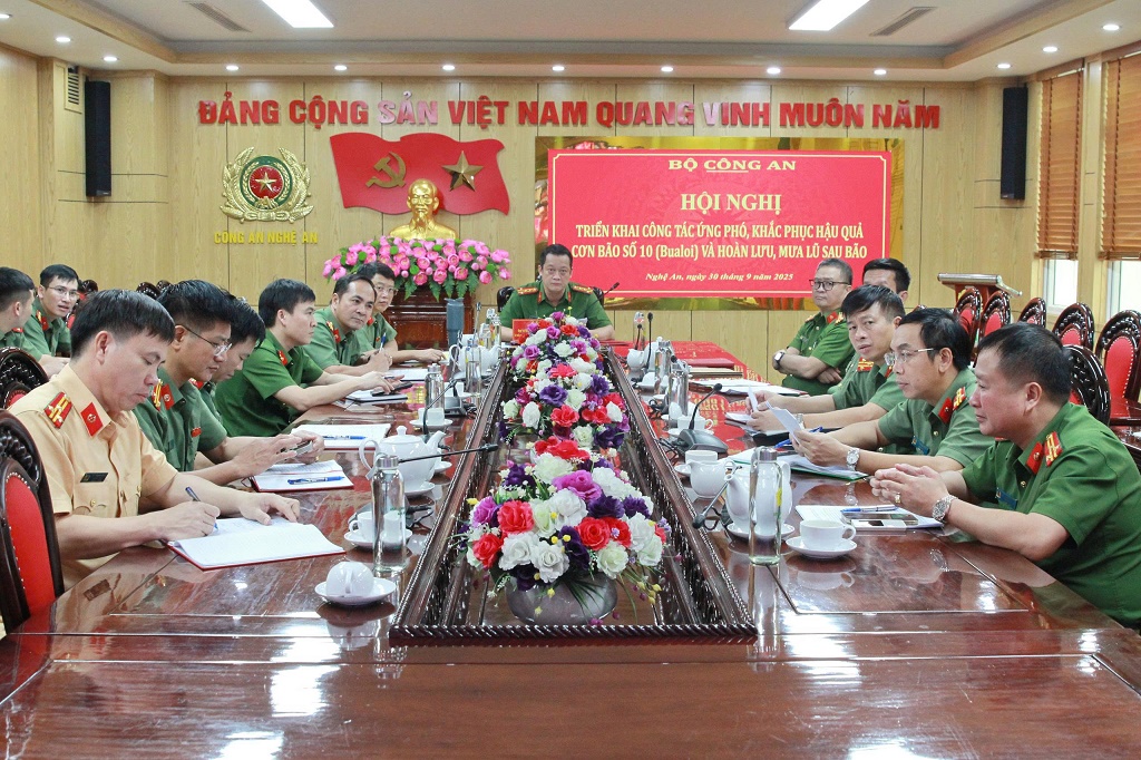 Tại điểm cầu Công an tỉnh Nghệ An