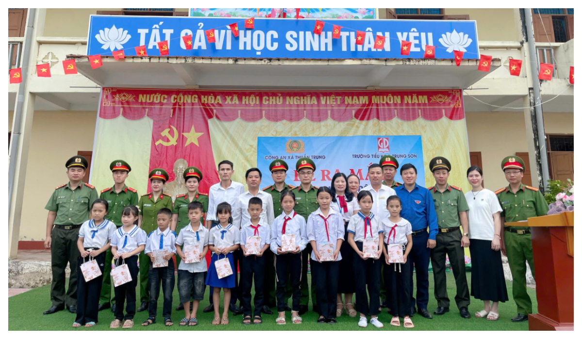 Công an xã Thuần Trung ra mắt mô hình 