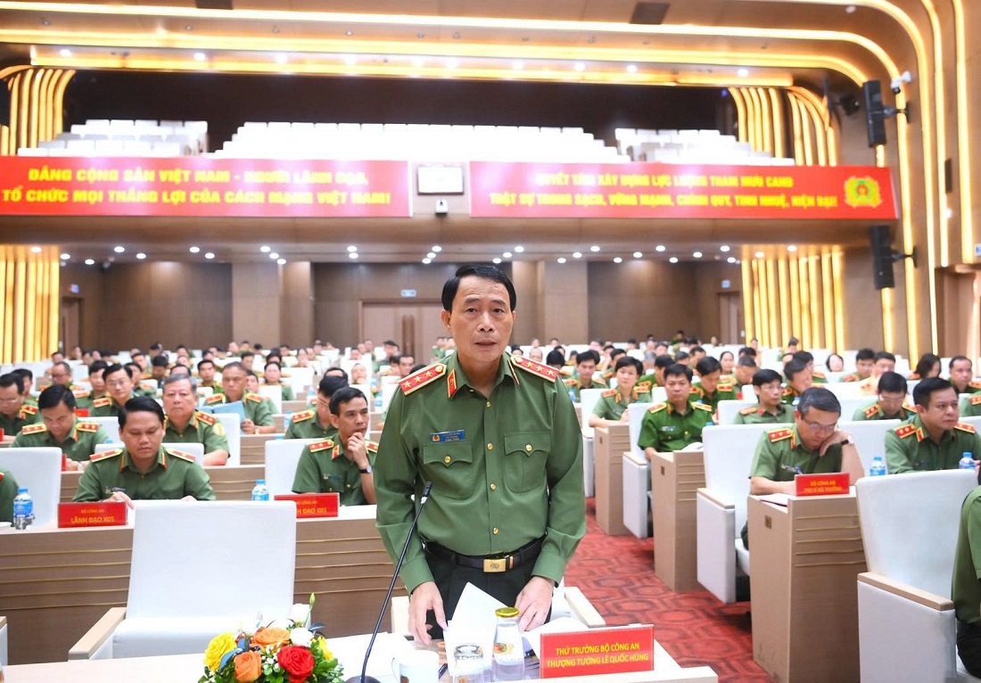 Thượng tướng Lê Quốc Hùng, Uỷ viên Trung ương Đảng, Thứ trưởng Bộ Công an điều hành tham luận