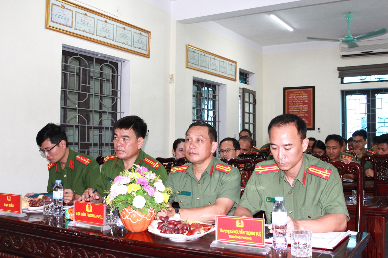 Các đại biểu tham dự buổi lễ